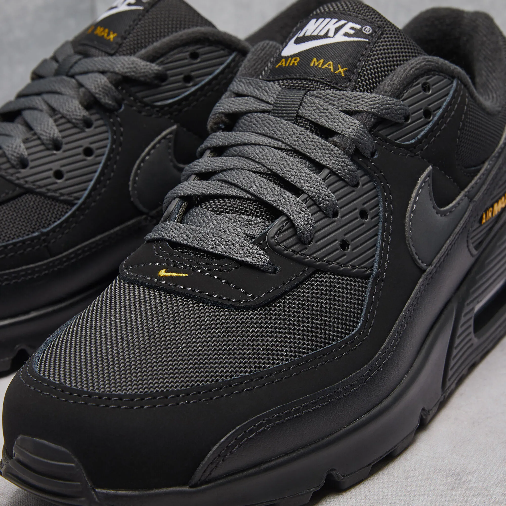 Nike Air Max 90 Shoes