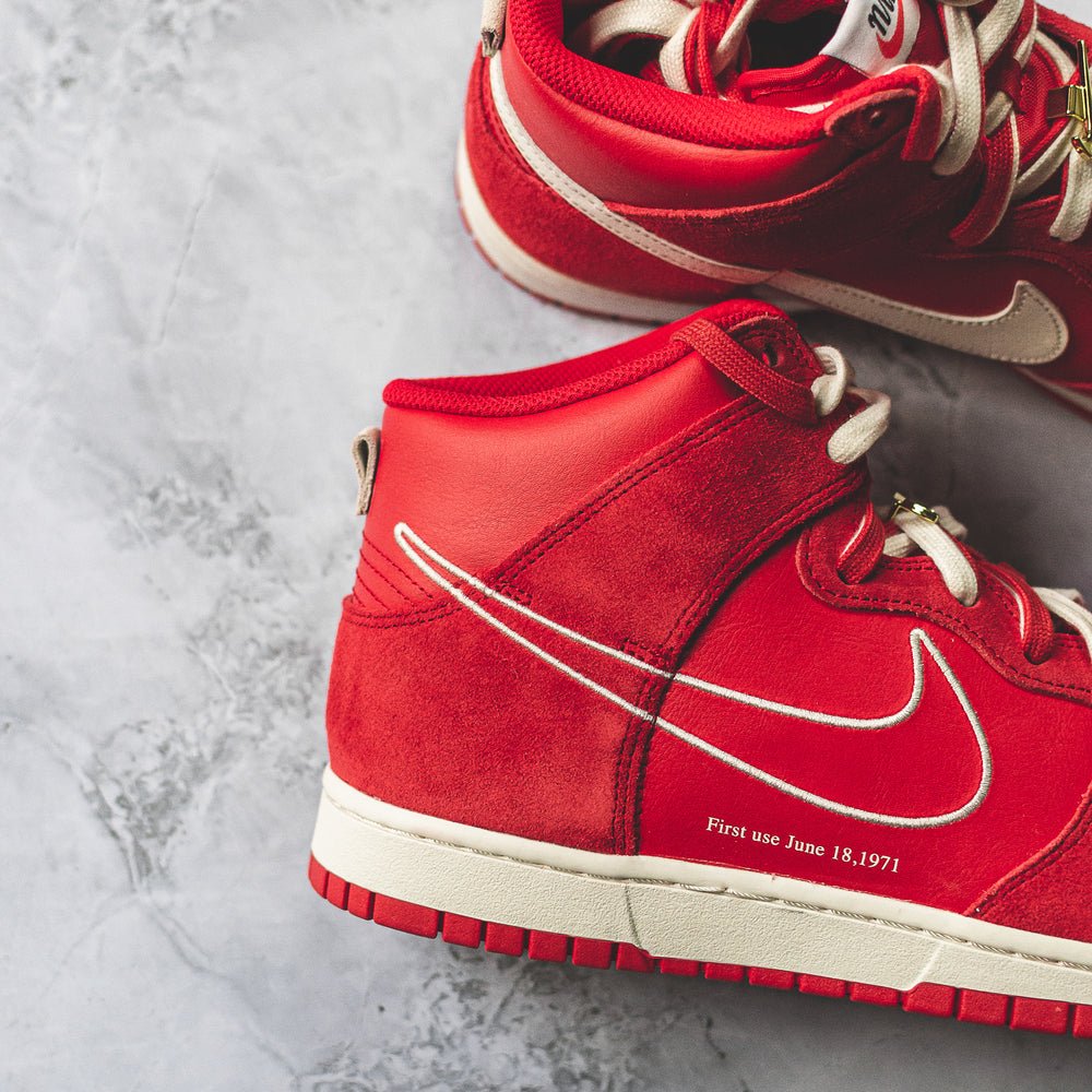 Nike Dunk High SE University Red