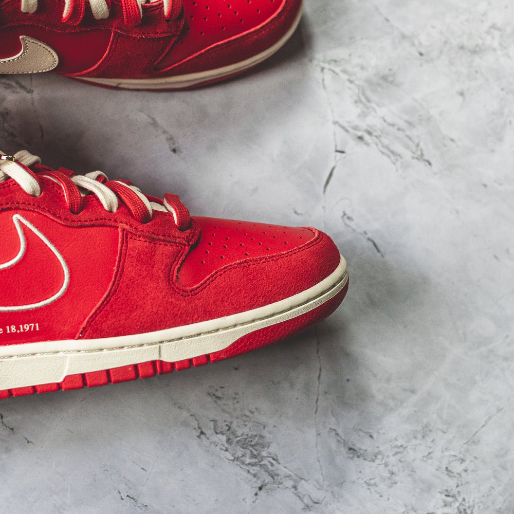 Nike Dunk High SE University Red