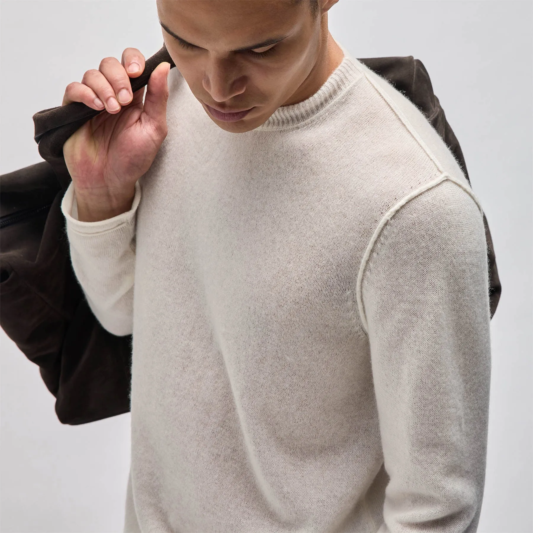 Soft Featherweight Cashmere Crew - Oyster