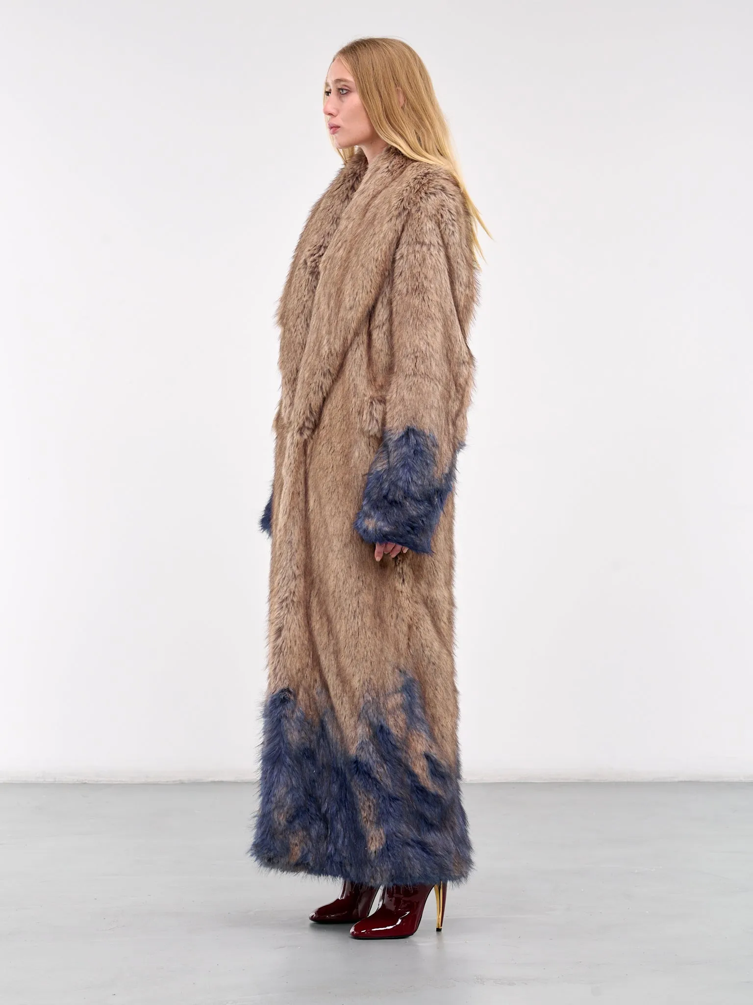 Spray Faux Fur Coat (COPM23F9006-BROWN-BLUE)