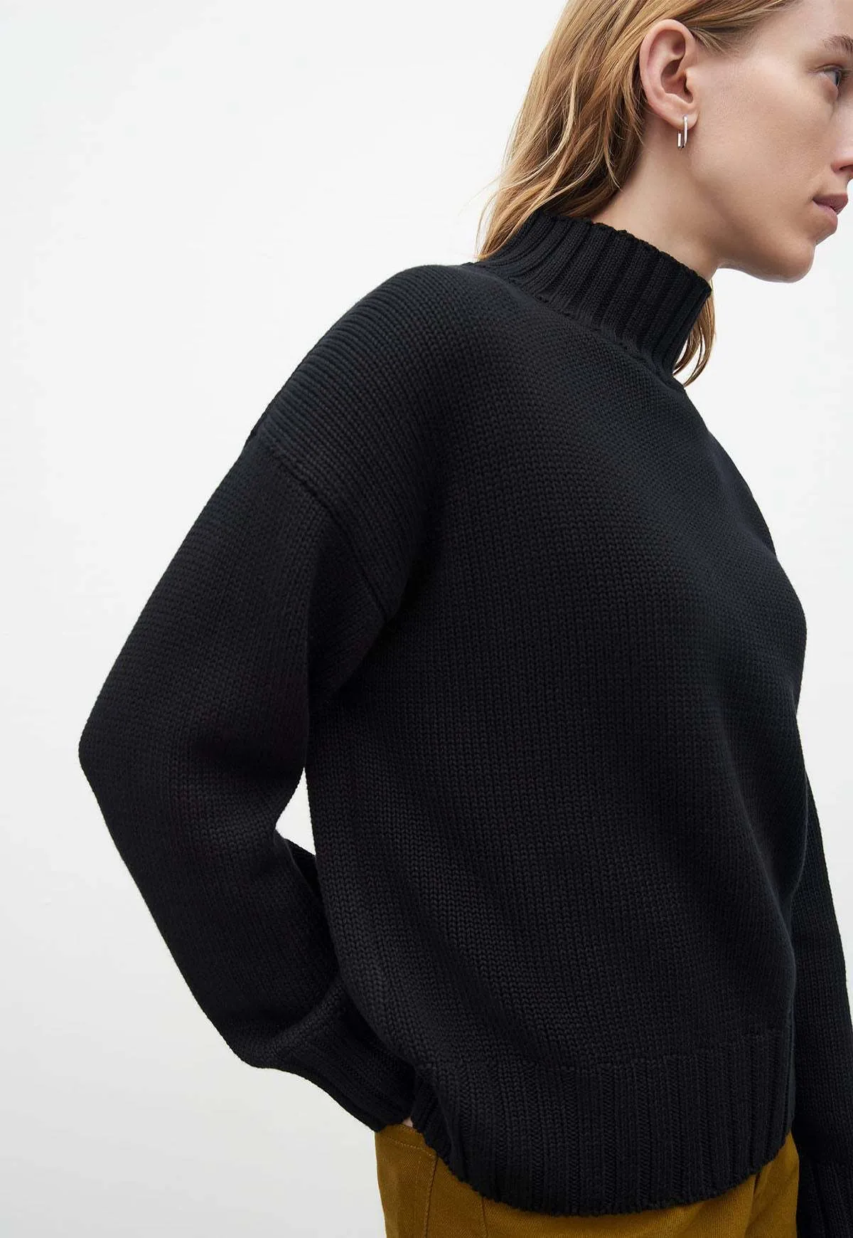 Staple Sweater - Black