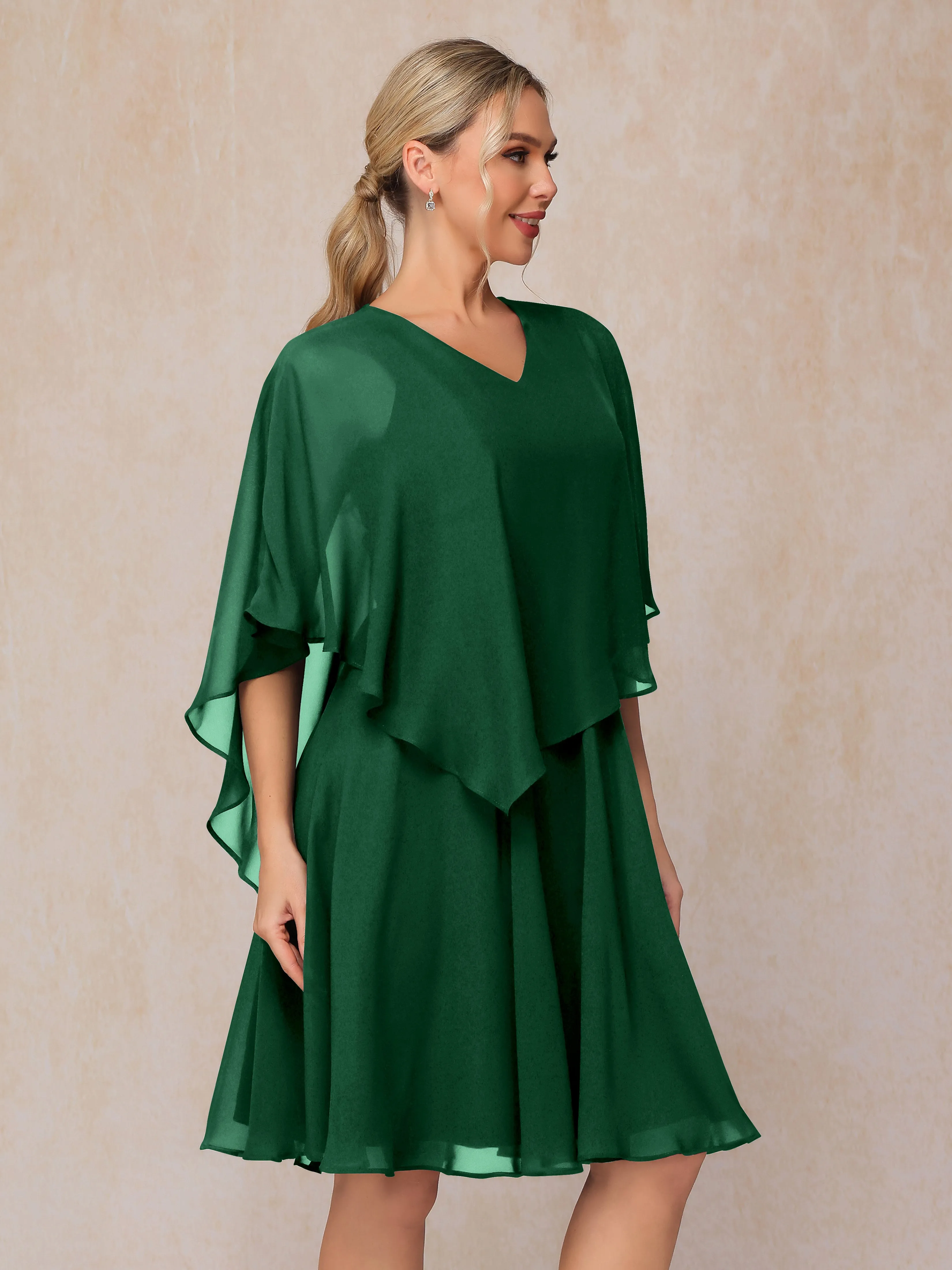 Trapèze Manches asymétriques Col V Mousseline Robe Mère de la Mariée avec cape